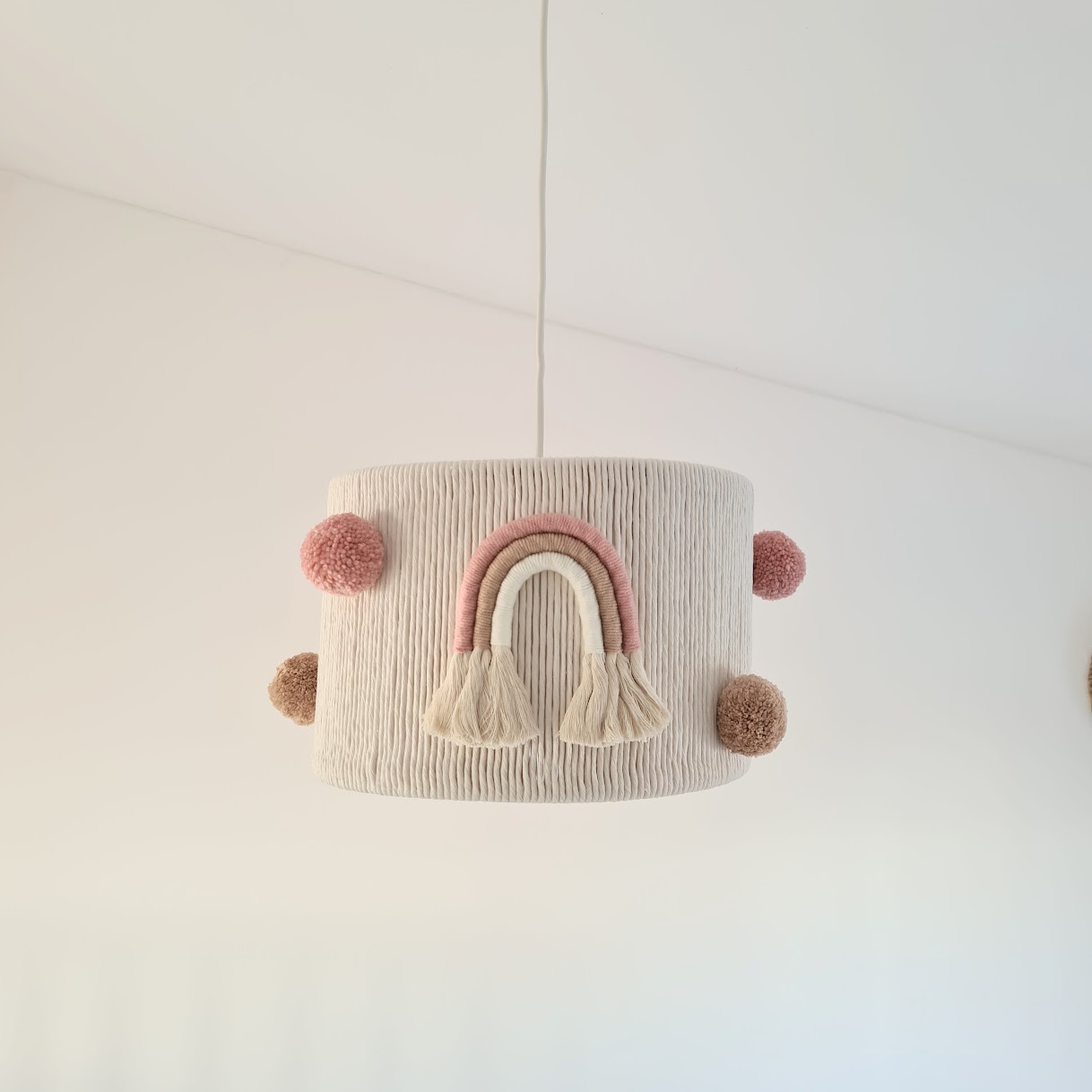 Lampa sufitowa z Delikatną Tęczą - abażur w pastelowych barwach - obrazek 5
