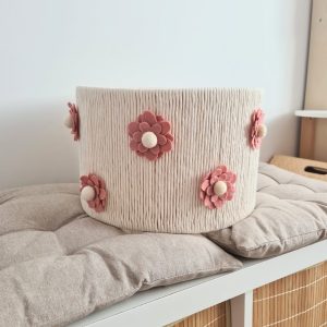 Dziecięca lampa sufitowa z kwiatami – bajkowy klimat