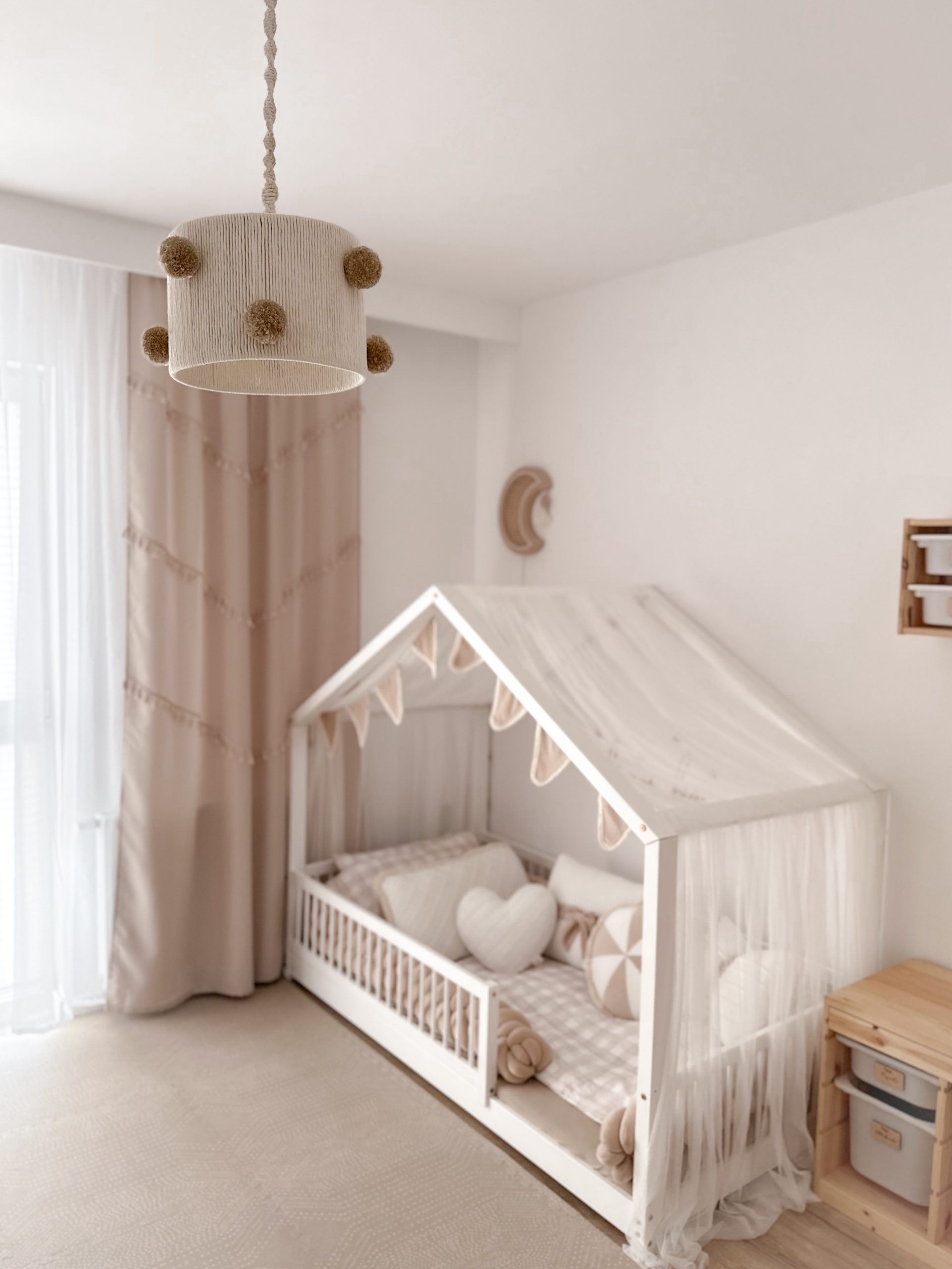Lampa wisząca boho z pomponami – stylowa dekoracja do wnętrz - obrazek 6