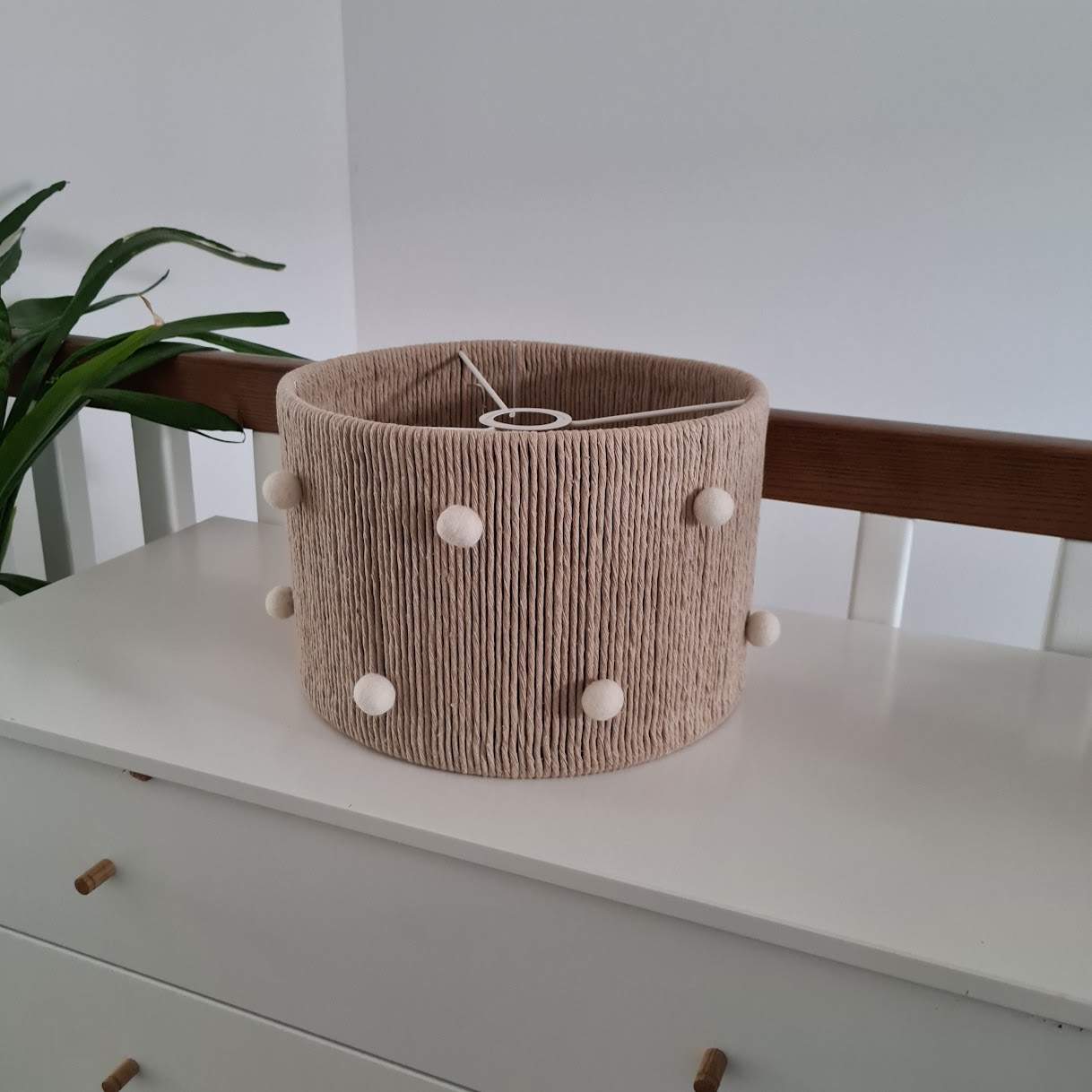 Lampa sufitowa "Kulki boho"- Ciepły i naturalny akcent do wnętrza - obrazek 4