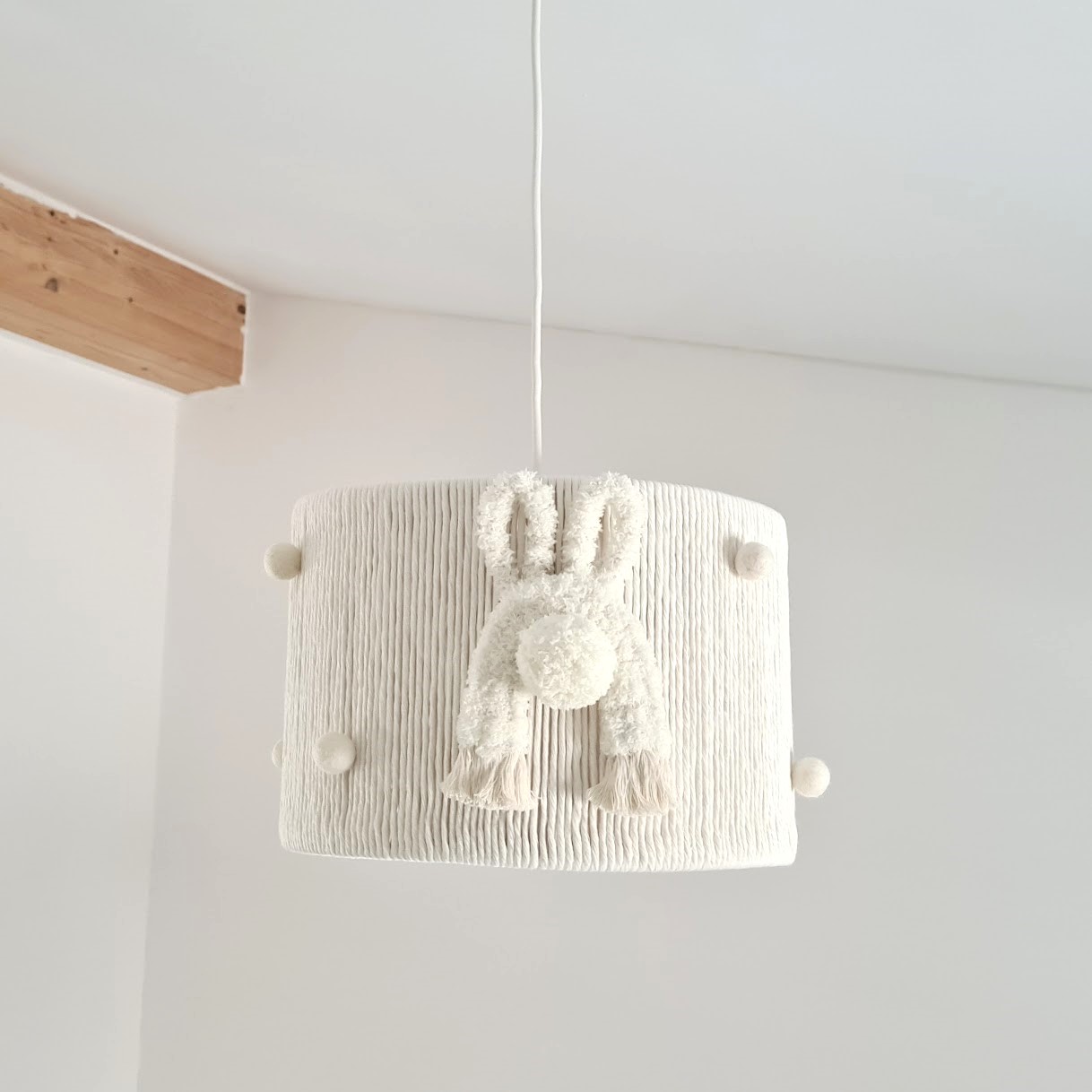 Lampa sufitowa Puszysty Zajączek – boho do pokoju dziecka