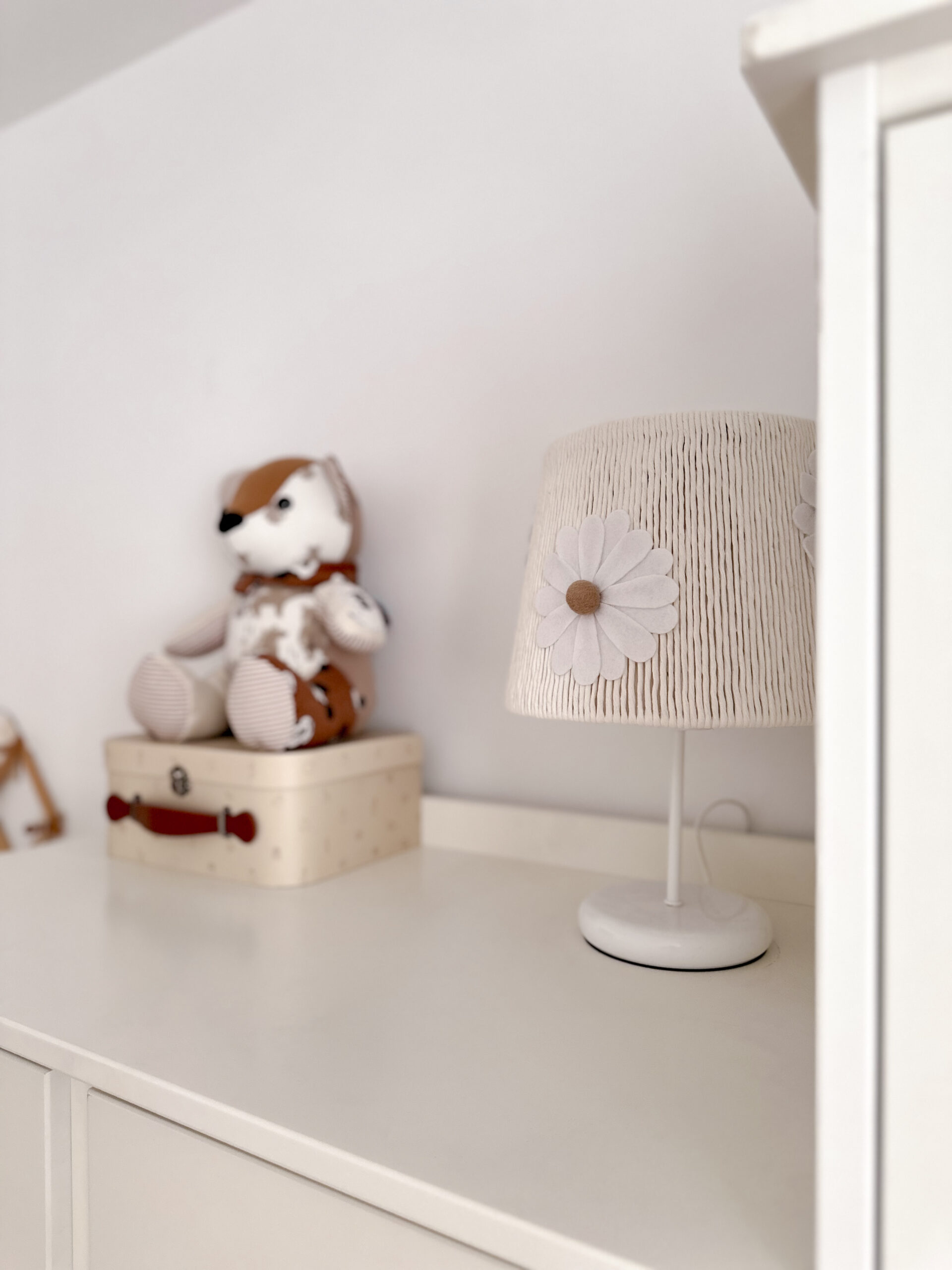 Lampka nocna Stokrotki Boho - przytulne światło dla dzieci - obrazek 5
