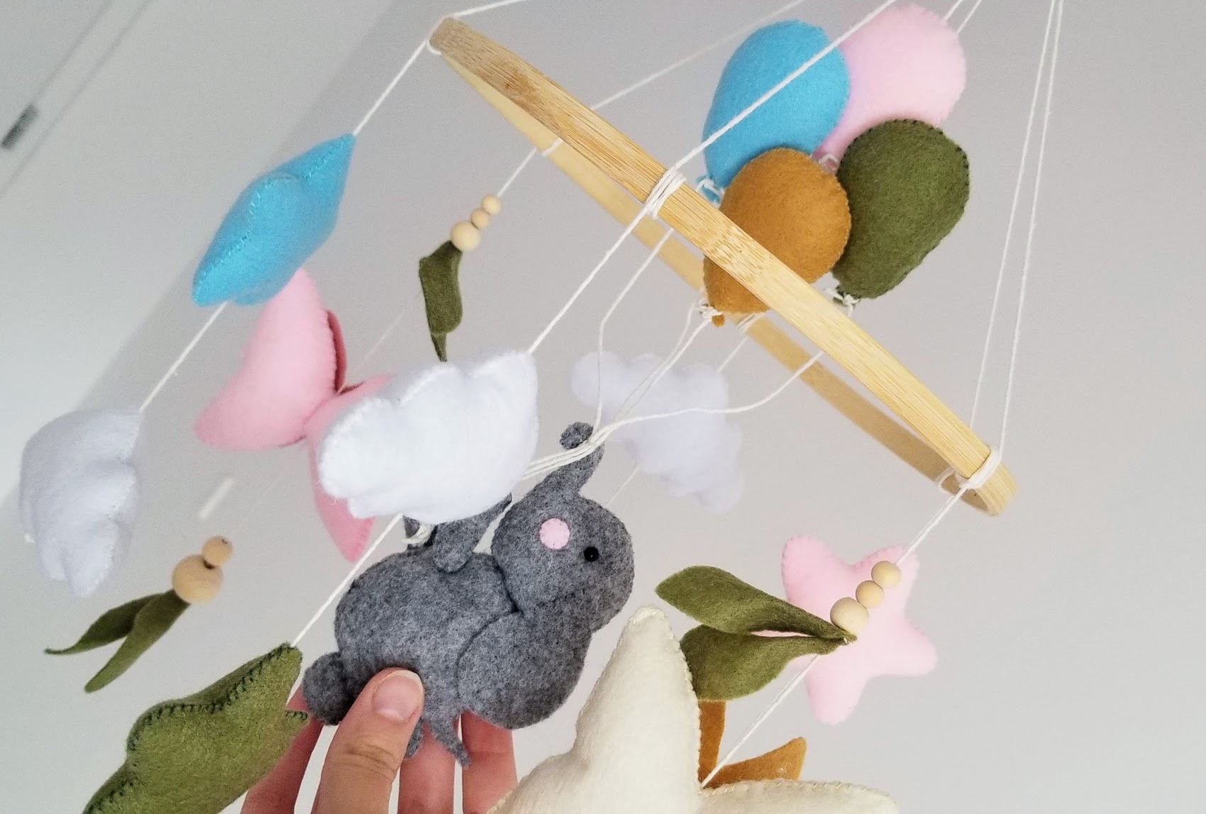 Karuzela nad łóżeczko SŁONIK i kolorowe Balony – Boho - obrazek 3