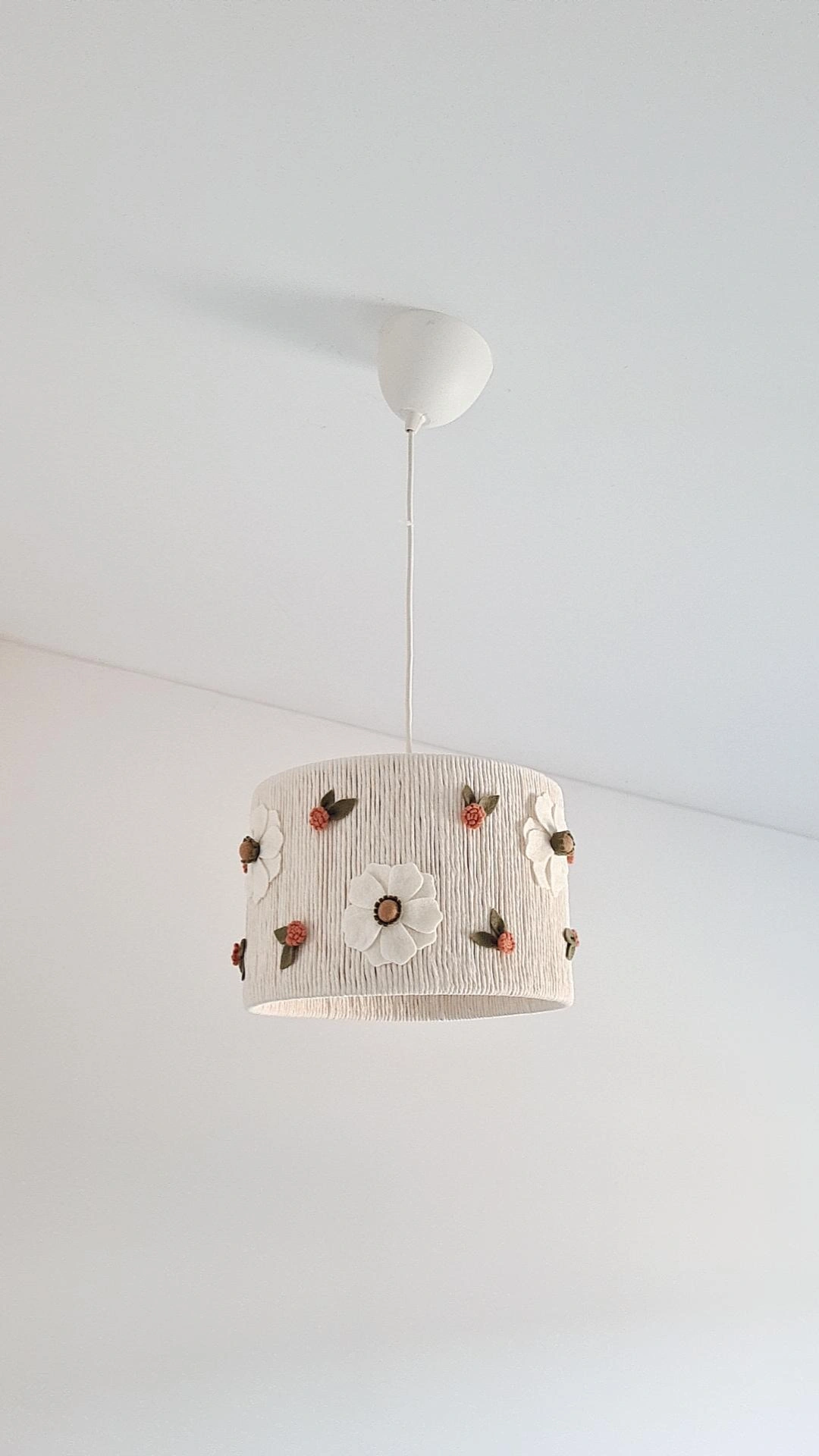 Lampa wisząca z kwiatkami – Abażur Boho do Pokoju Dziecka - obrazek 4